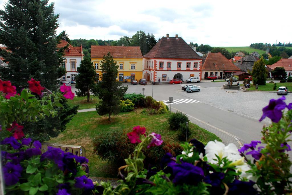 Hostinec A Penzion U Rezku Jistebnice Luaran gambar